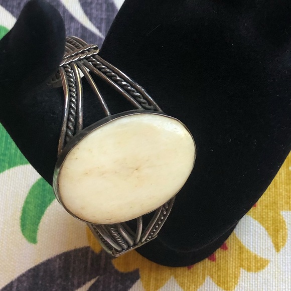 Vintage Stone Cuff Bracelet - Picture 2 of 10